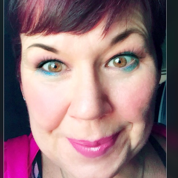 Meet your Posher, Christine - Picture 2 of 5